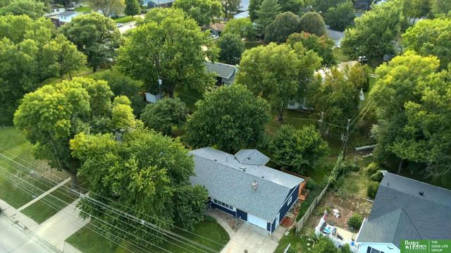 1229 N Delaware Avenue, York, NE 68467