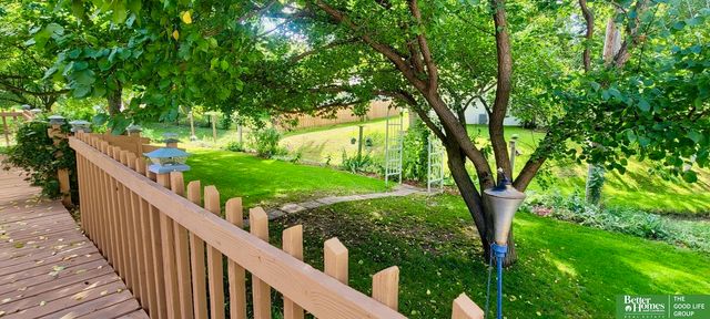 1229 N Delaware Avenue, York, NE 68467