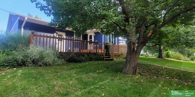 1229 N Delaware Avenue, York, NE 68467