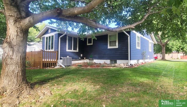 1229 N Delaware Avenue, York, NE 68467