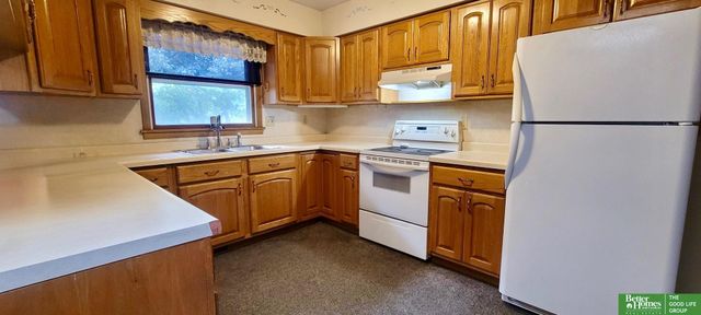 1229 N Delaware Avenue, York, NE 68467