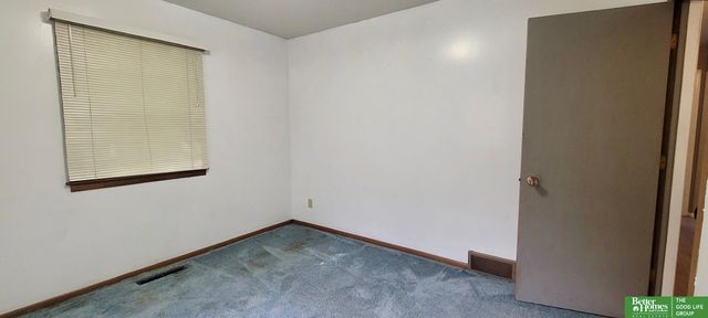 1229 N Delaware Avenue, York, NE 68467