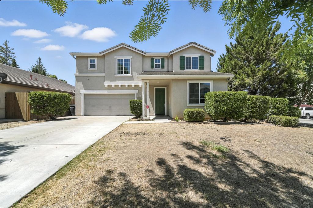 121 Jersey Ln, Patterson, CA 95363