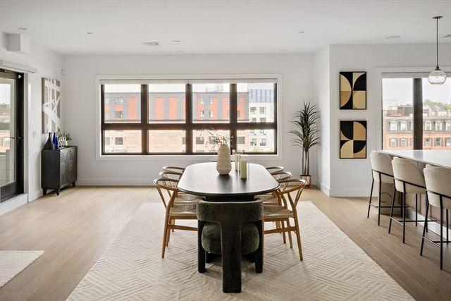 51 Silver St PH, Boston, MA 02127