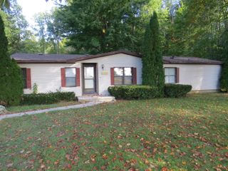 45768 Kozma Street, Belleville City, MI 48111