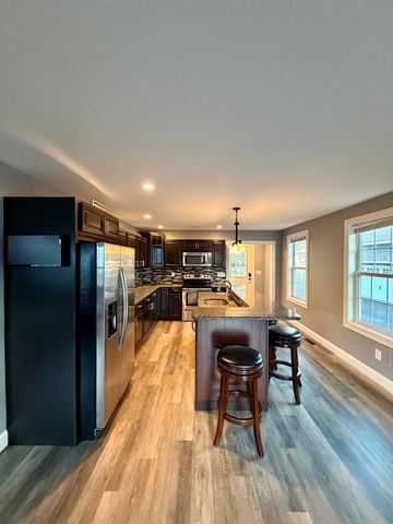 7 Gold St, Westfield, MA 01085