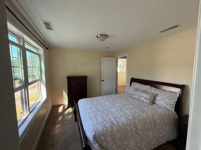 7 Gold St, Westfield, MA 01085