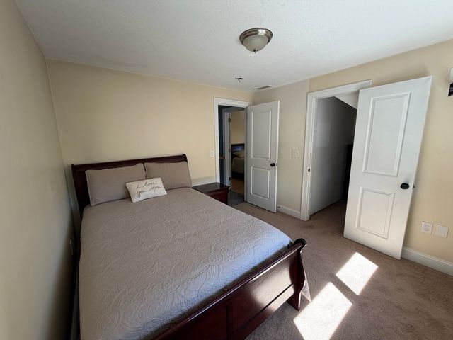 7 Gold St, Westfield, MA 01085