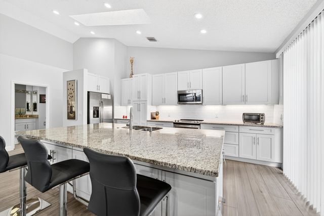 12902 Touchstone Place, Palm Beach Gardens, FL 33418