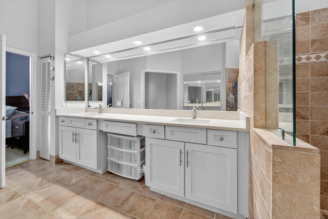 12902 Touchstone Place, Palm Beach Gardens, FL 33418