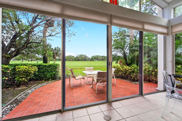 12902 Touchstone Place, Palm Beach Gardens, FL 33418