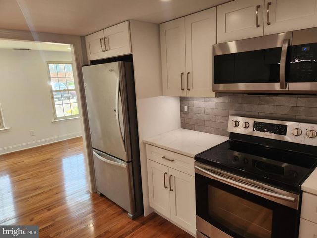 7 CONSTITUTION AVE, Doylestown, PA 18901