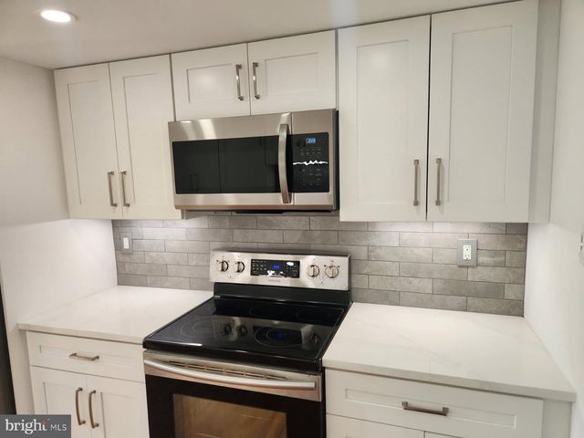 7 CONSTITUTION AVE, Doylestown, PA 18901