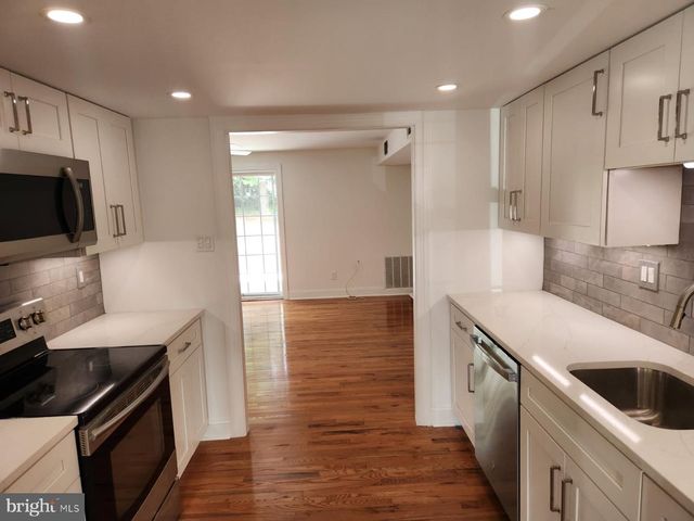 7 CONSTITUTION AVE, Doylestown, PA 18901