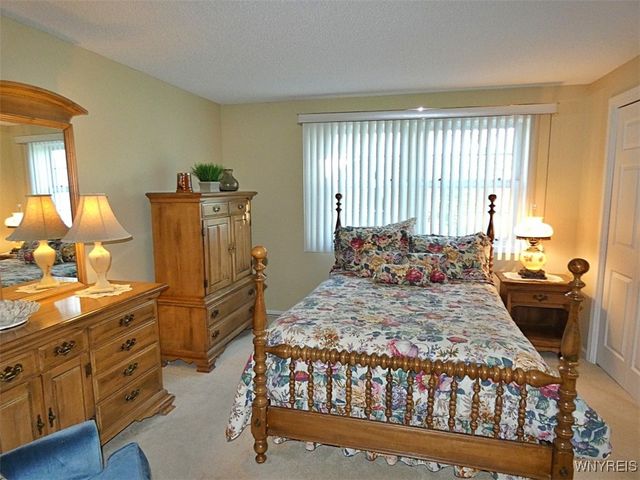 4283 Regents Park, Hamburg, NY 14075