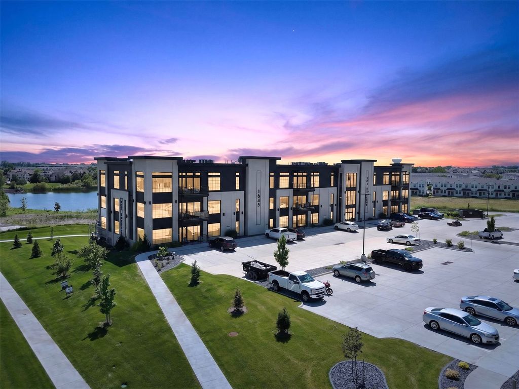 1645 SW Magazine Road 101, Ankeny, IA 50023