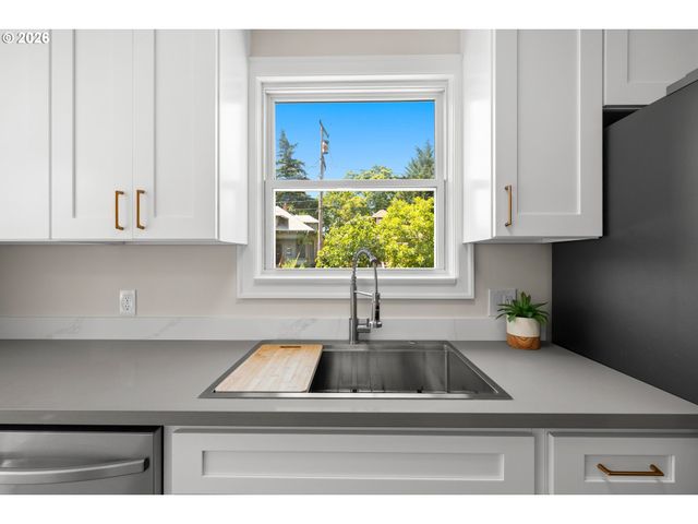 4910 Se 65TH Ave, Portland, OR 97206