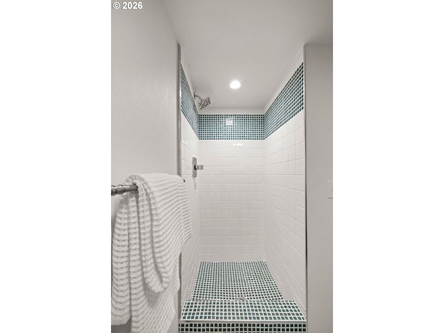 4910 Se 65TH Ave, Portland, OR 97206