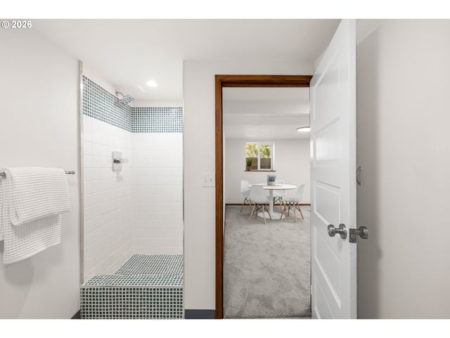 4910 Se 65TH Ave, Portland, OR 97206