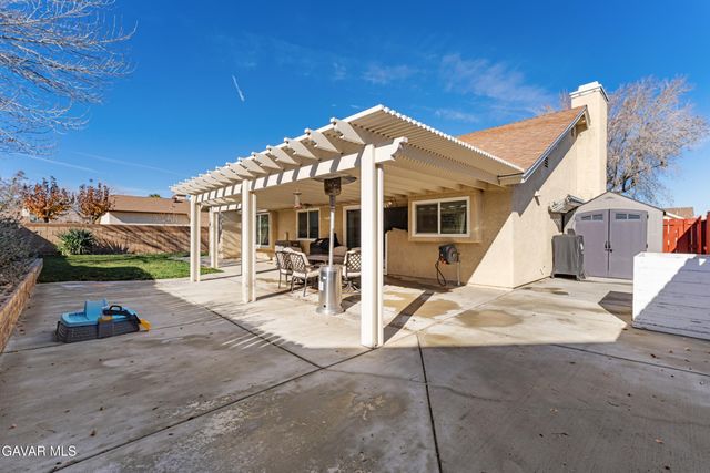 2028 W Avenue K10, Lancaster, CA 93536