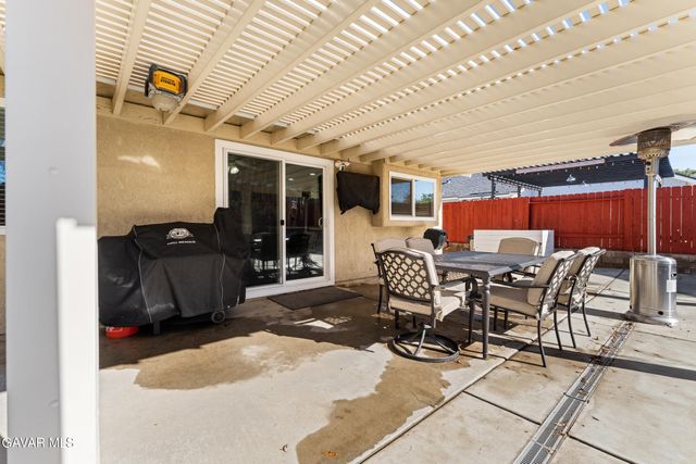 2028 W Avenue K10, Lancaster, CA 93536