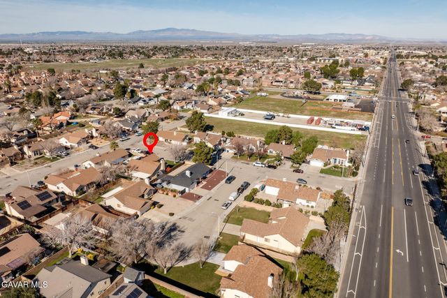 2028 W Avenue K10, Lancaster, CA 93536