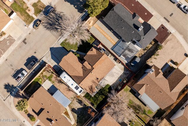 2028 W Avenue K10, Lancaster, CA 93536