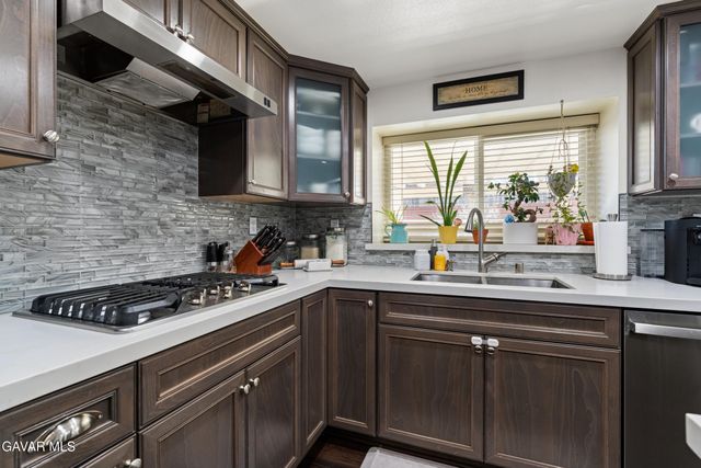 2028 W Avenue K10, Lancaster, CA 93536