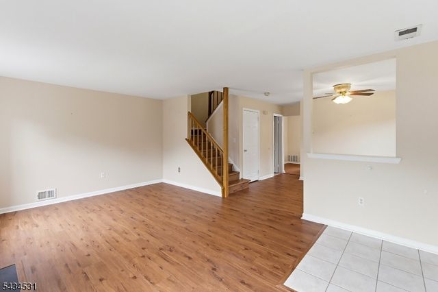 39 Canterbury Cir, Franklin Twp., NJ 08873