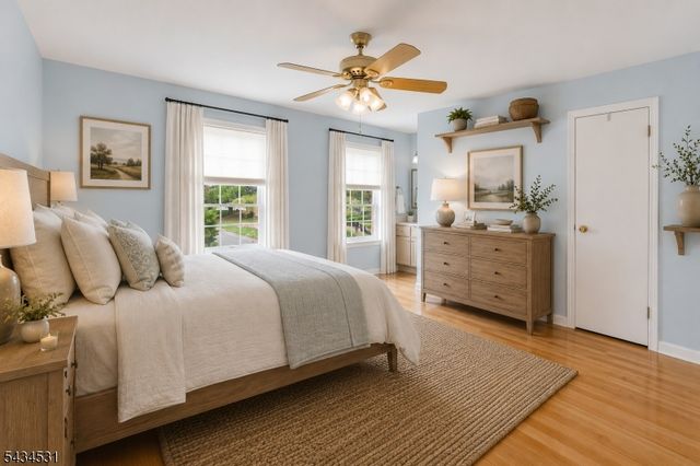 39 Canterbury Cir, Franklin Twp., NJ 08873