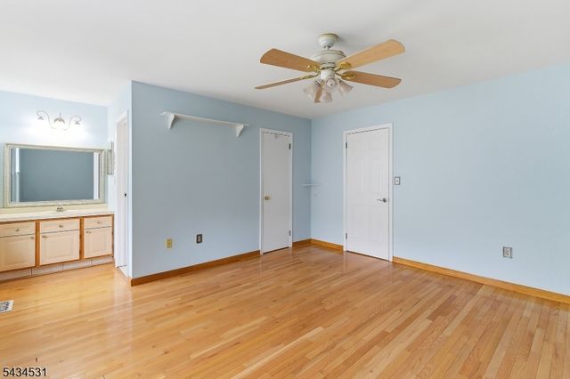 39 Canterbury Cir, Franklin Twp., NJ 08873