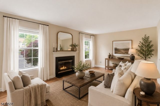 39 Canterbury Cir, Franklin Twp., NJ 08873