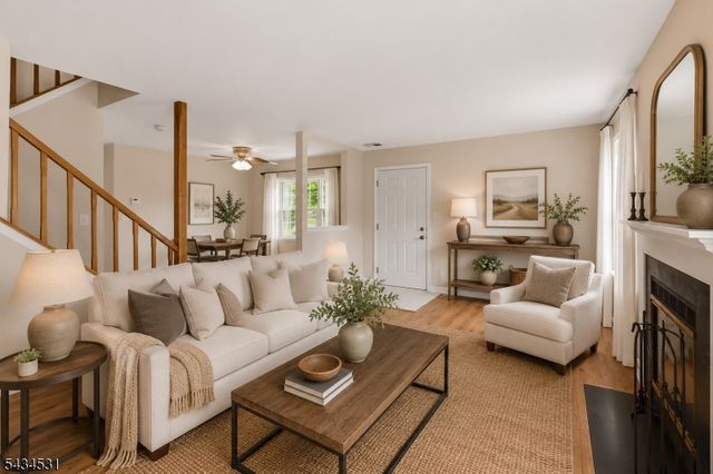 39 Canterbury Cir, Franklin Twp., NJ 08873