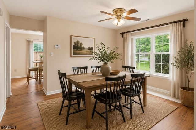39 Canterbury Cir, Franklin Twp., NJ 08873