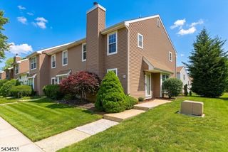39 Canterbury Cir, Franklin Twp., NJ 08873