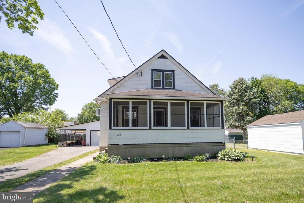 1080 BUTTONWOOD AVENUE, Bensalem, PA 19020