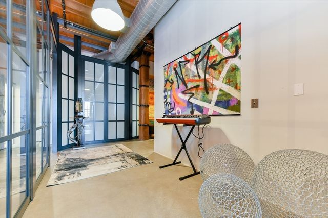 35 Channel Center St 206, Boston, MA 02210