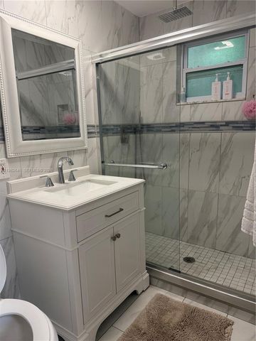 1432 NE 5th Ave 3, Fort Lauderdale, FL 33304