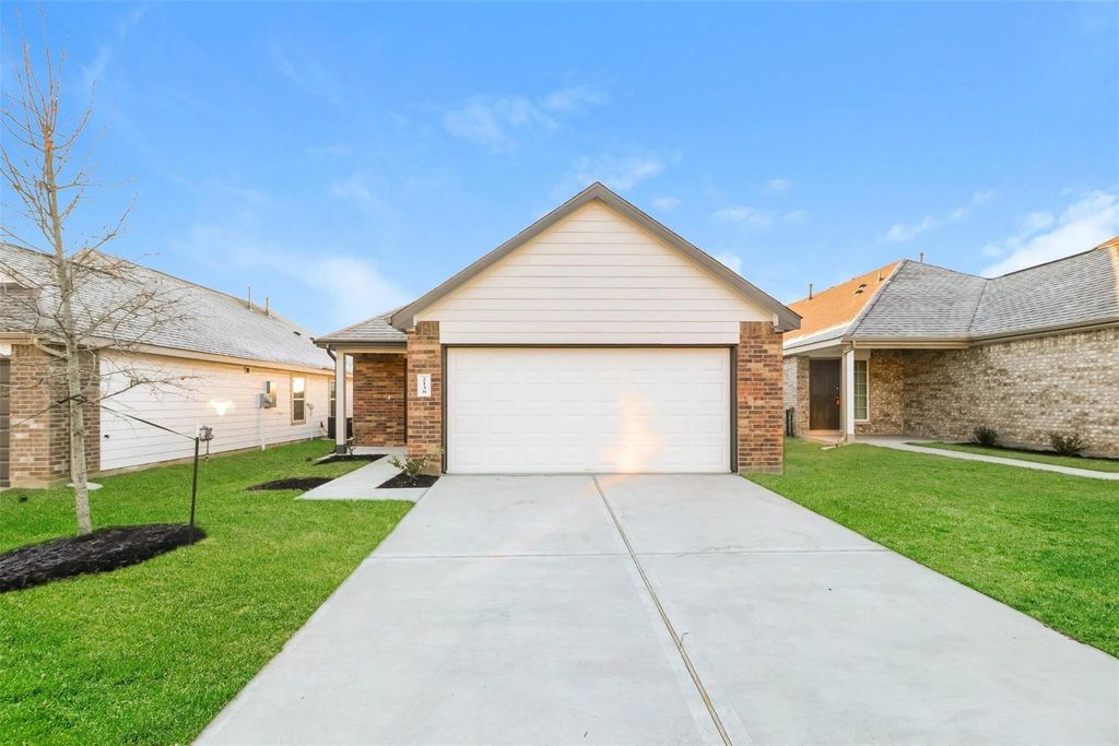 2138 Middle Ridge, Conroe, TX 77301