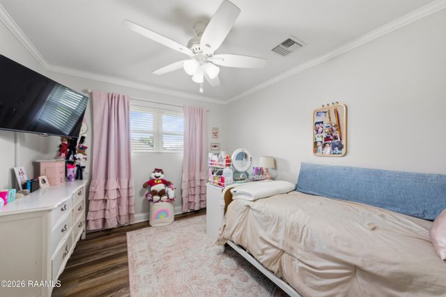 706 E E Street, Rayne, LA 70578