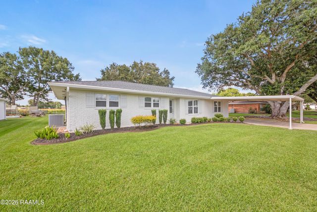 706 E E Street, Rayne, LA 70578