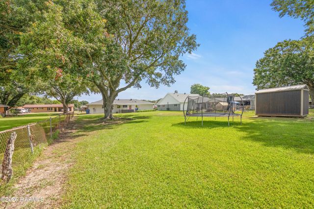 706 E E Street, Rayne, LA 70578