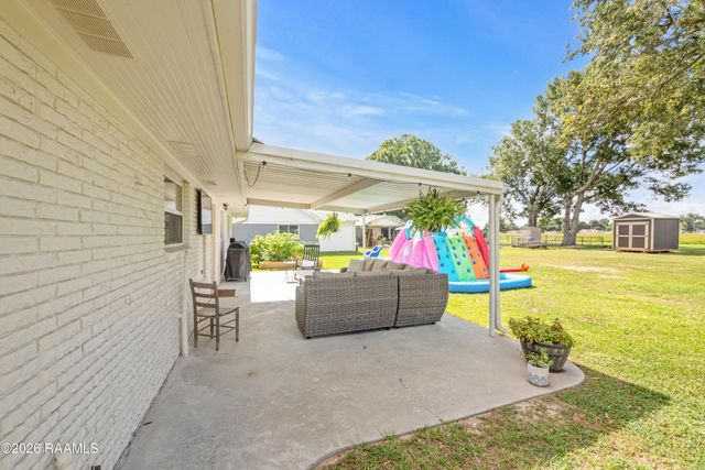 706 E E Street, Rayne, LA 70578