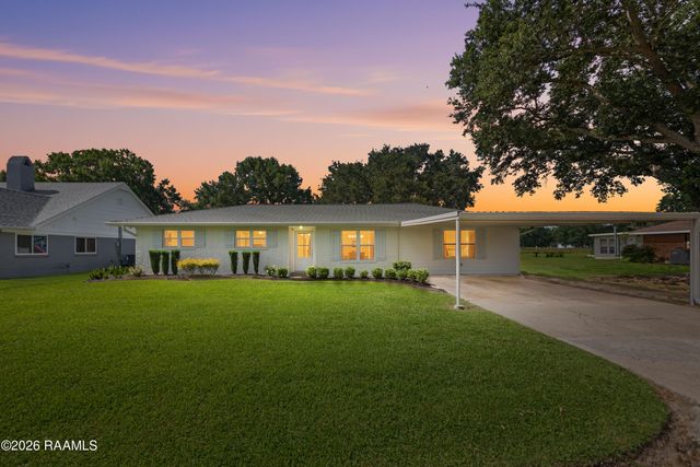 706 E E Street, Rayne, LA 70578