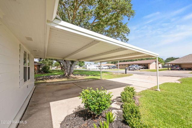 706 E E Street, Rayne, LA 70578
