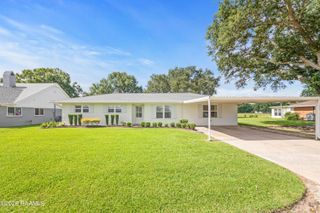 706 E E Street, Rayne, LA 70578