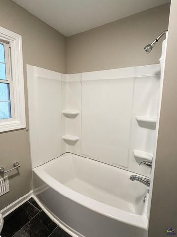 504 Sunset Dr, Warner Robins, GA 31008