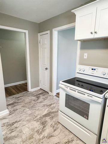 504 Sunset Dr, Warner Robins, GA 31008