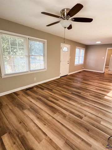 504 Sunset Dr, Warner Robins, GA 31008