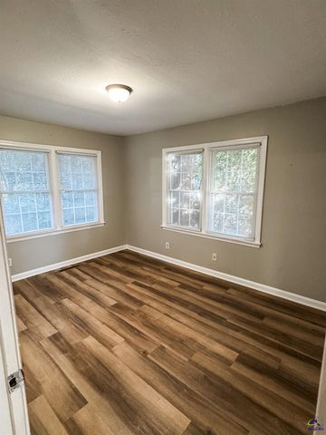 504 Sunset Dr, Warner Robins, GA 31008